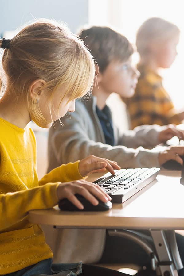 children using the internet